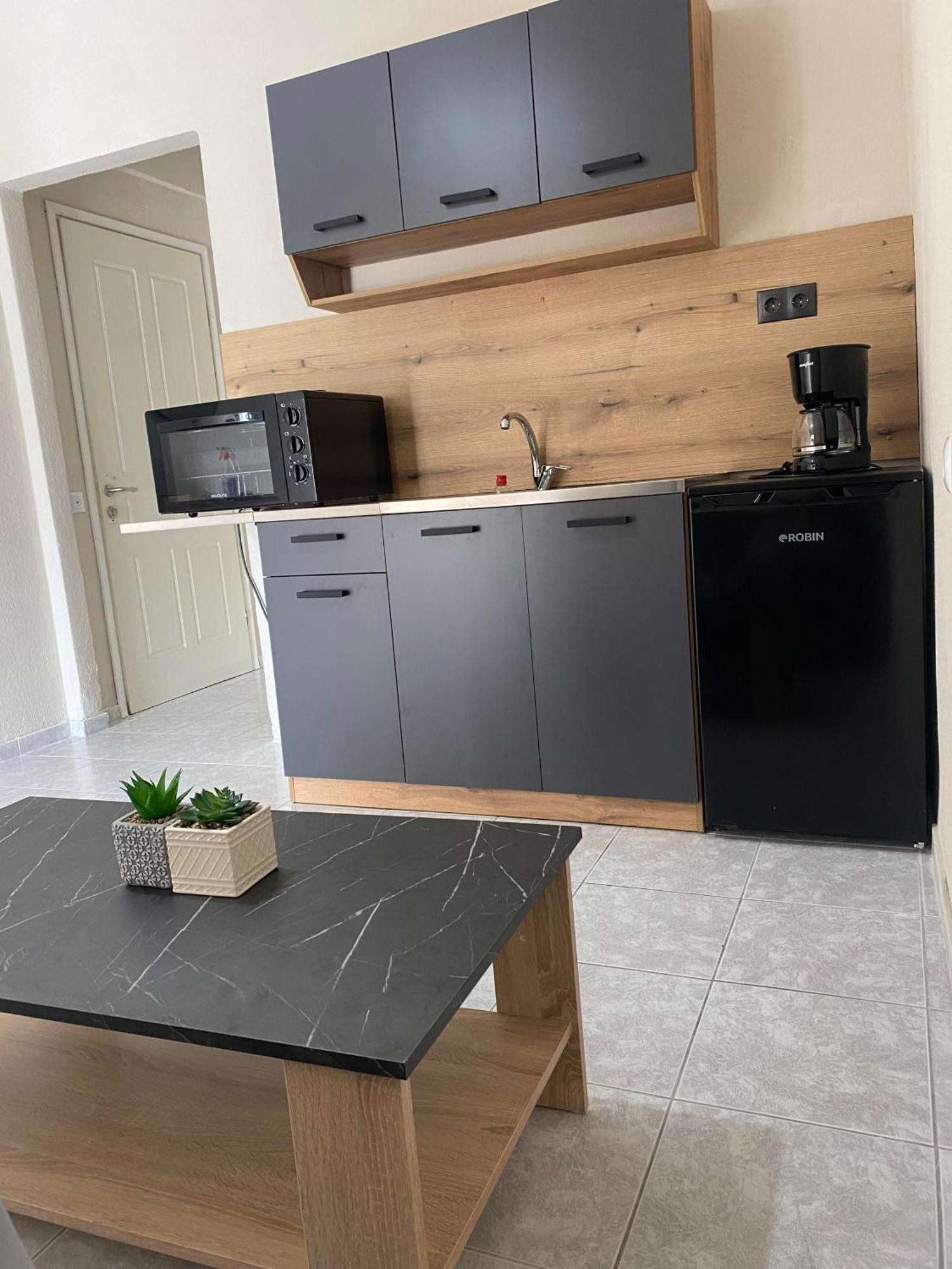Sun & Sea Appartement Nea Iraklia Buitenkant foto